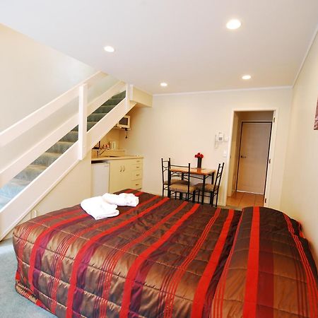 Baden Lodge Motel - Private Spa Bath โรโตรัว ภายนอก รูปภาพ