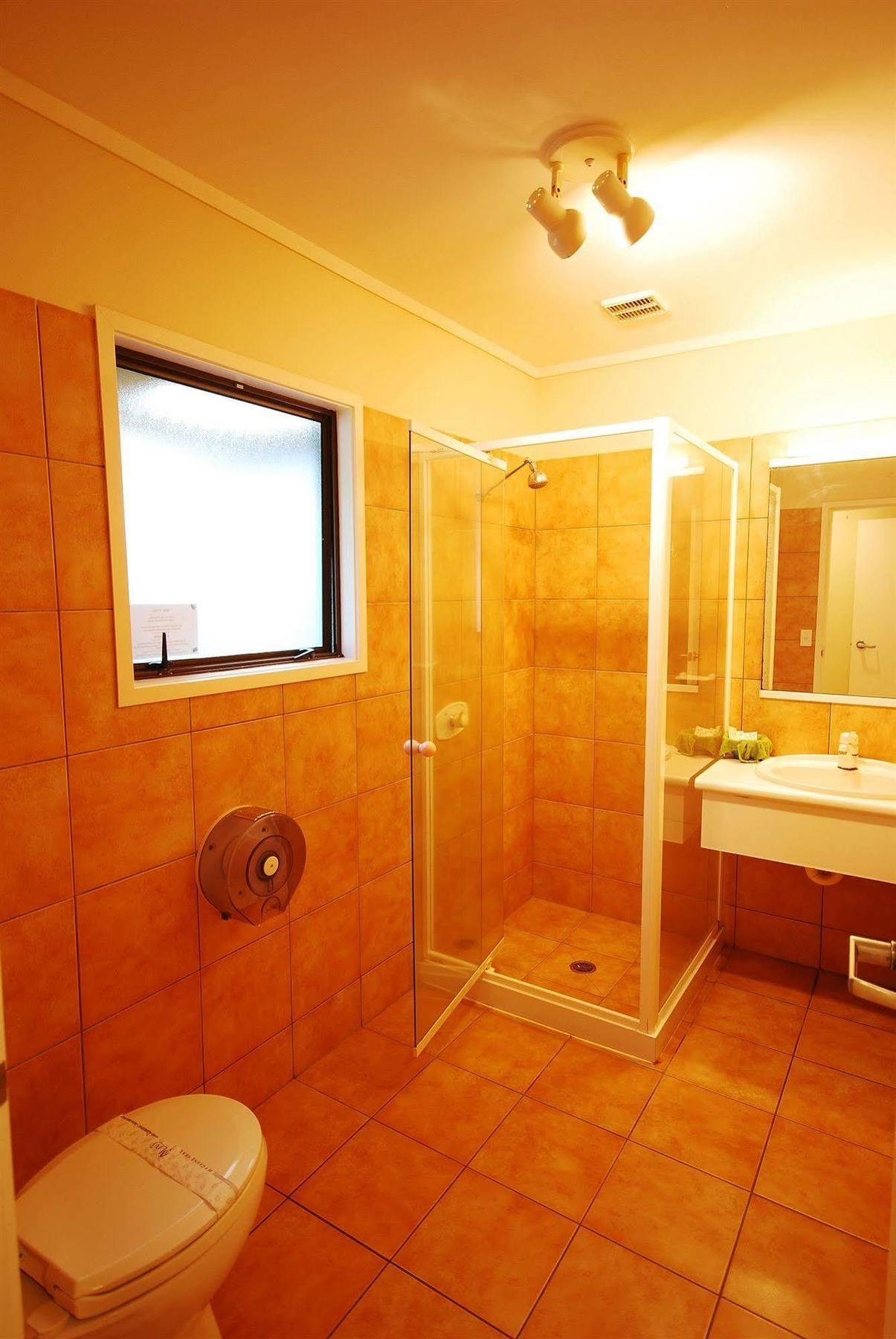 Baden Lodge Motel - Private Spa Bath โรโตรัว ภายนอก รูปภาพ
