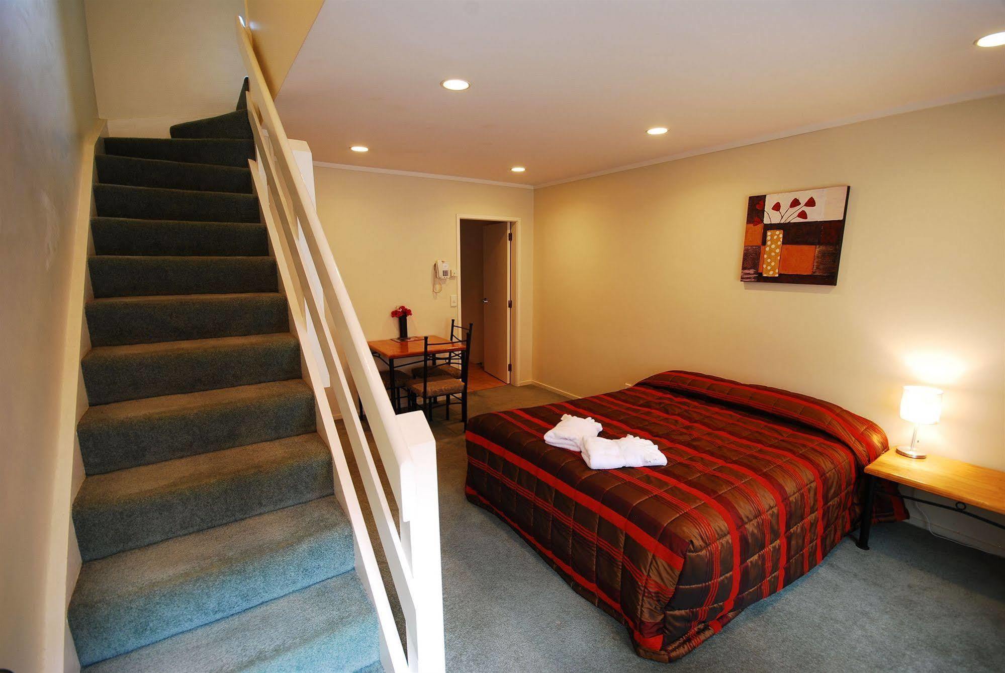 Baden Lodge Motel - Private Spa Bath โรโตรัว ภายนอก รูปภาพ