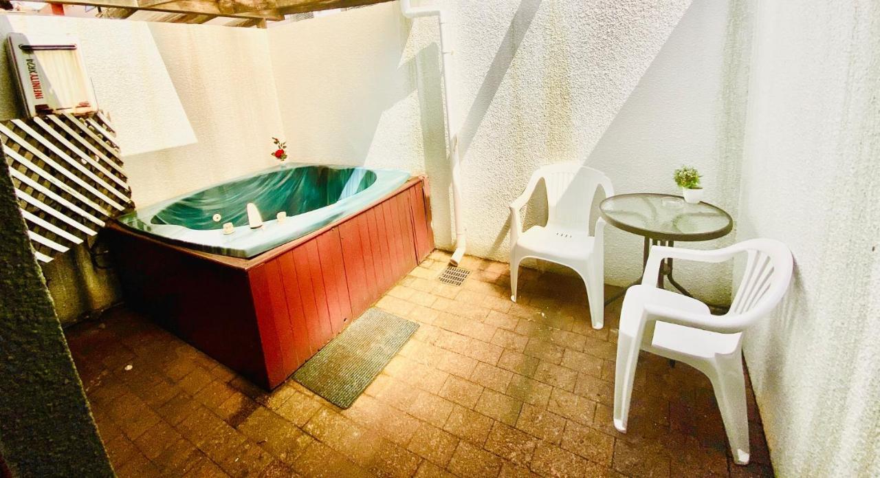 Baden Lodge Motel - Private Spa Bath โรโตรัว ภายนอก รูปภาพ